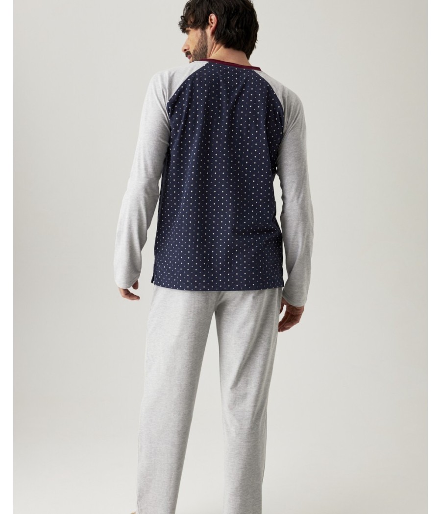 Pijama hombre pantalón franela. Algodón con cuello pico