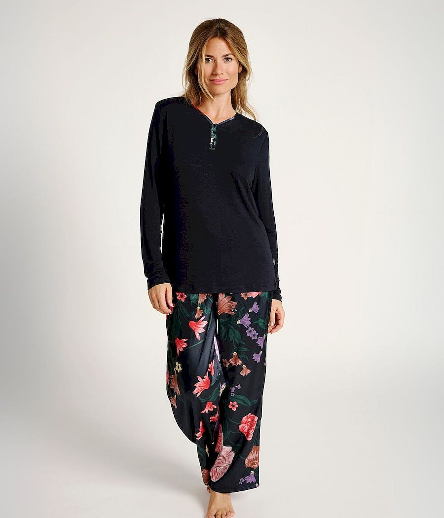 Pijama invierno mujer Muydemi Flor noche satén